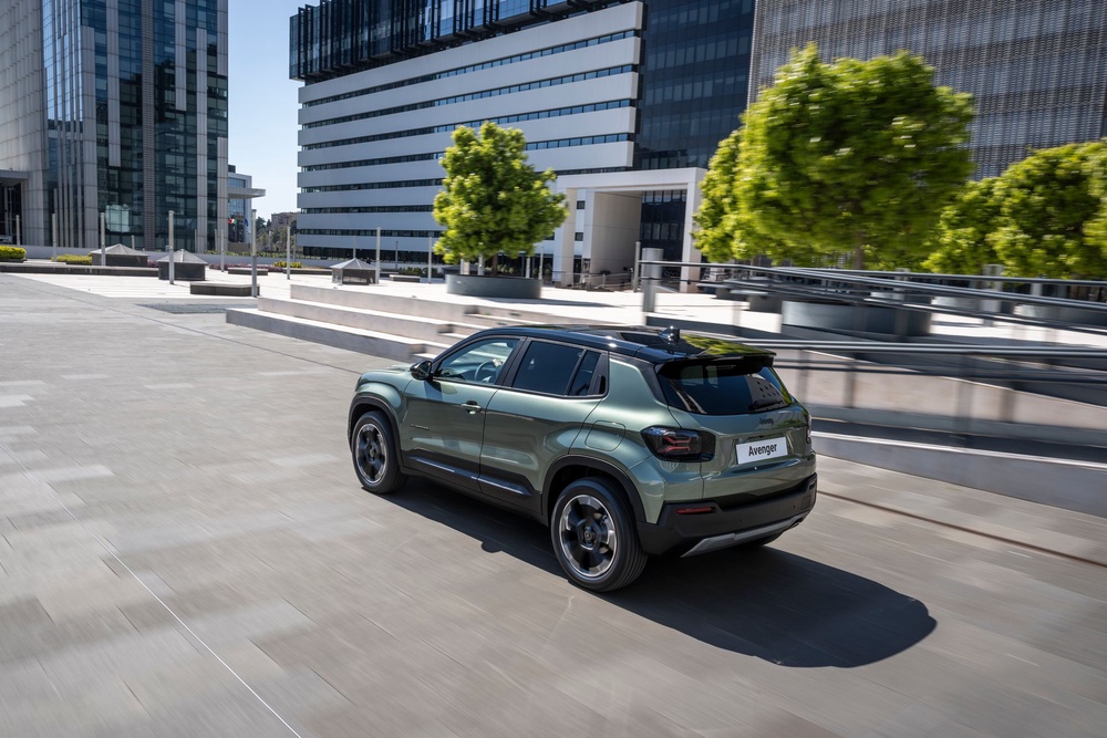 The look of the facelifted Jeep Avenger has been brought more in line with the bigger Jeep Compass (Jeep)