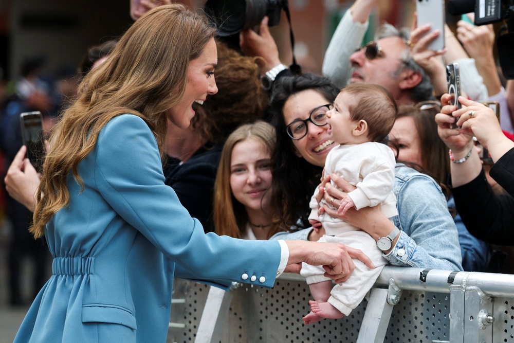 The Princess of Wales meets well-wishers as she visits the town hall in Reggio Emilia (Phil Noble/PA) (PA Wire)