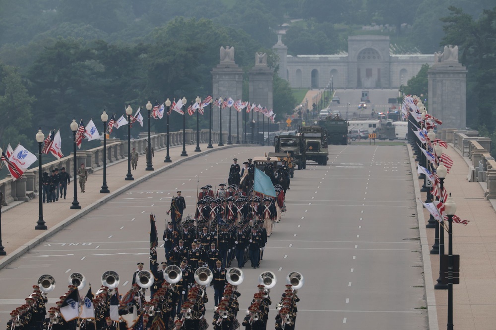 The proposed 250-foot arch would be built at the end of Arlington Memorial Bridge, across from the Lincoln Memorial (Getty Images)