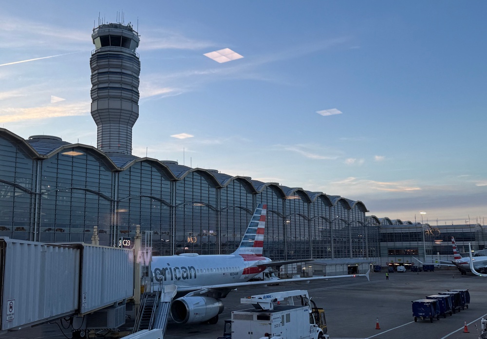 The proposed 250-foot arch would sit less than two miles from Ronald Reagan Washington National Airport (AFP via Getty Images)