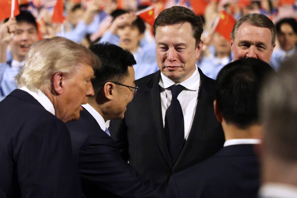 Elon Musk viajó a China a pesar de que un juez le advirtió que podría ser llamado a comparecer nuevamente en un juicio relacionado con OpenAI. (Getty)