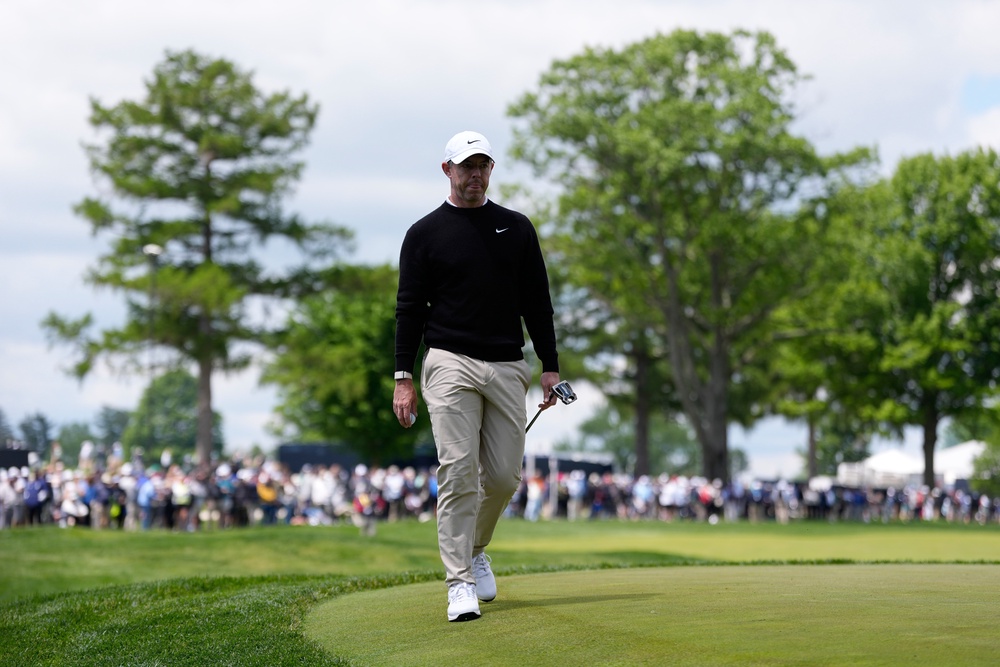 McIlroy lost his way on his back nine (AP Photo/Matt Slocum)