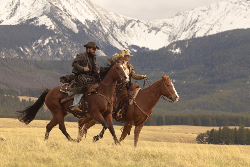 Run like the wind: Beth and Rip leave Montana for a fresh start in Texas in ‘Dutton Ranch’ (Emerson Miller/Paramount+)