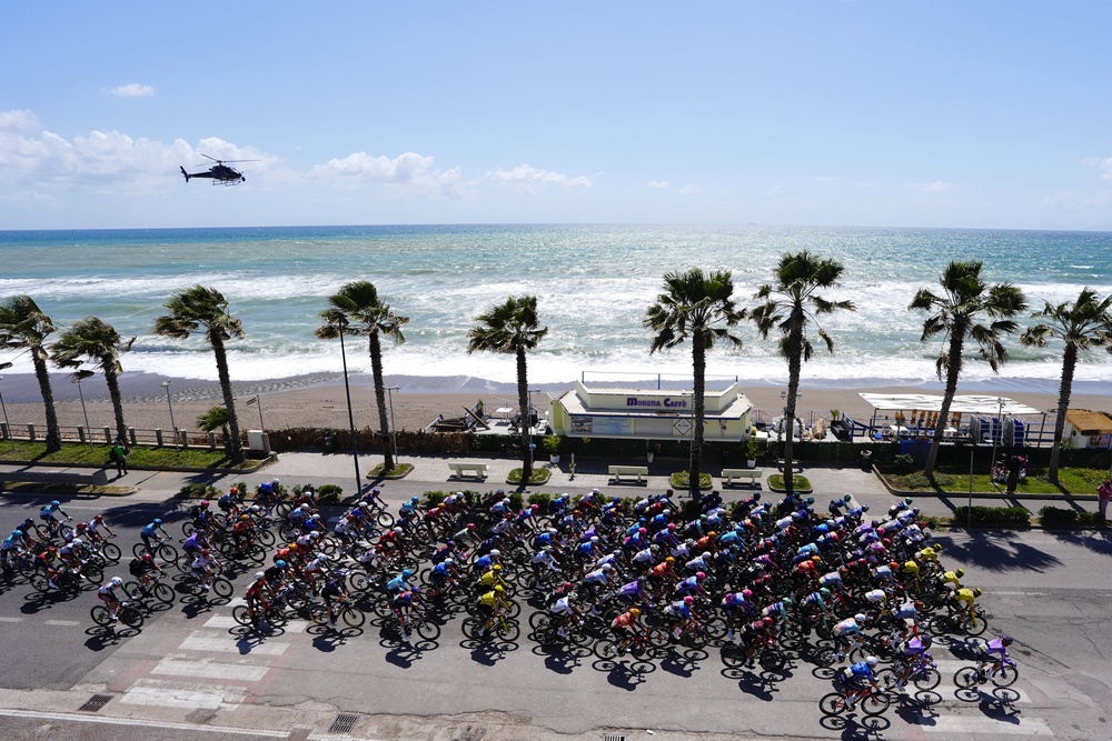 Aerial view of the peloton riding along the coast to Naples (AP)