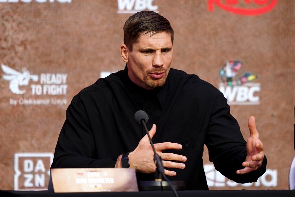 Image from: Usyk vs Rico LIVE: Fight result and reaction with boxing world split on controversial stoppage