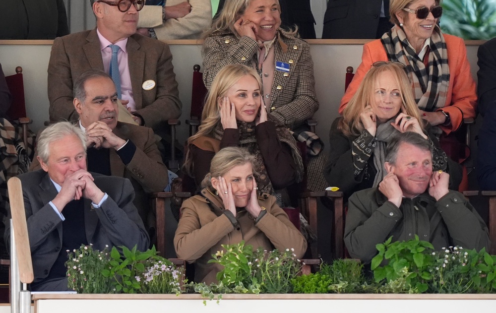 The Duchess of Edinburgh (centre) reacts as members of the King's Troop, Royal Horse Artillery fire their guns during the Royal Windsor Horse Show (PA)