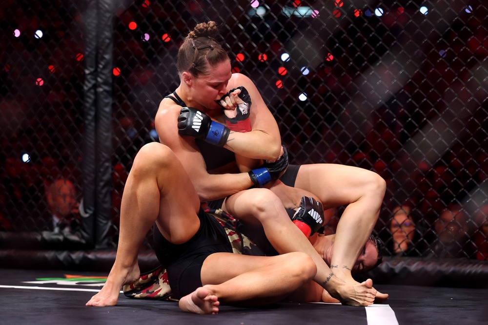 Image from: Rousey vs Carano LIVE: Fight updates and results as Ronda Rousey wins in 17 seconds
