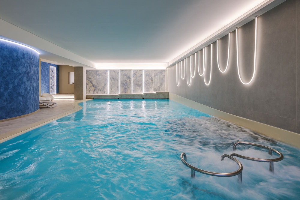 The indoor pool at the spa (Grand Hotel Villa Serbelloni)