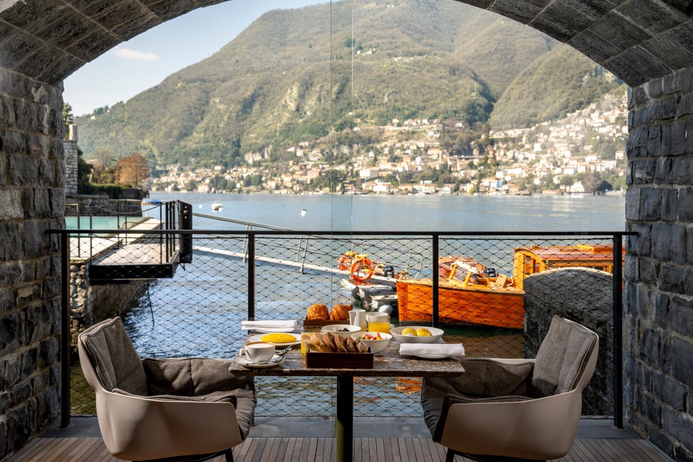 The Al Lago restaurant has a Michelin star, and serves breakfast, lunch and dinner (Il Sereno)