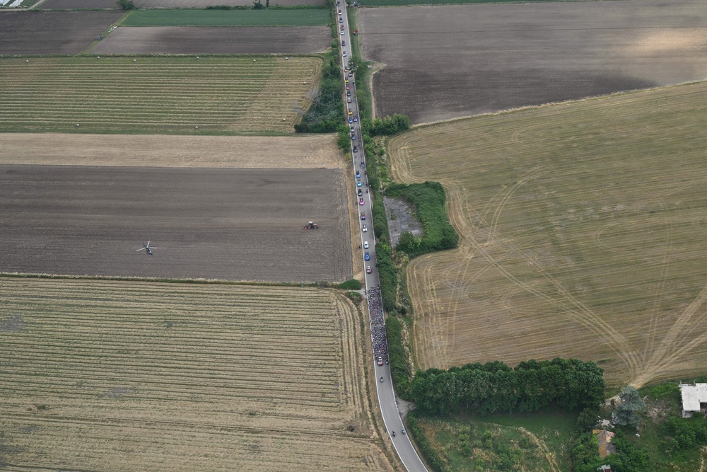 Aerial view of the race. Courtesy of Giro Club VIP experience by RCS (Alessandro Zambianchi – Zzam Agency!)