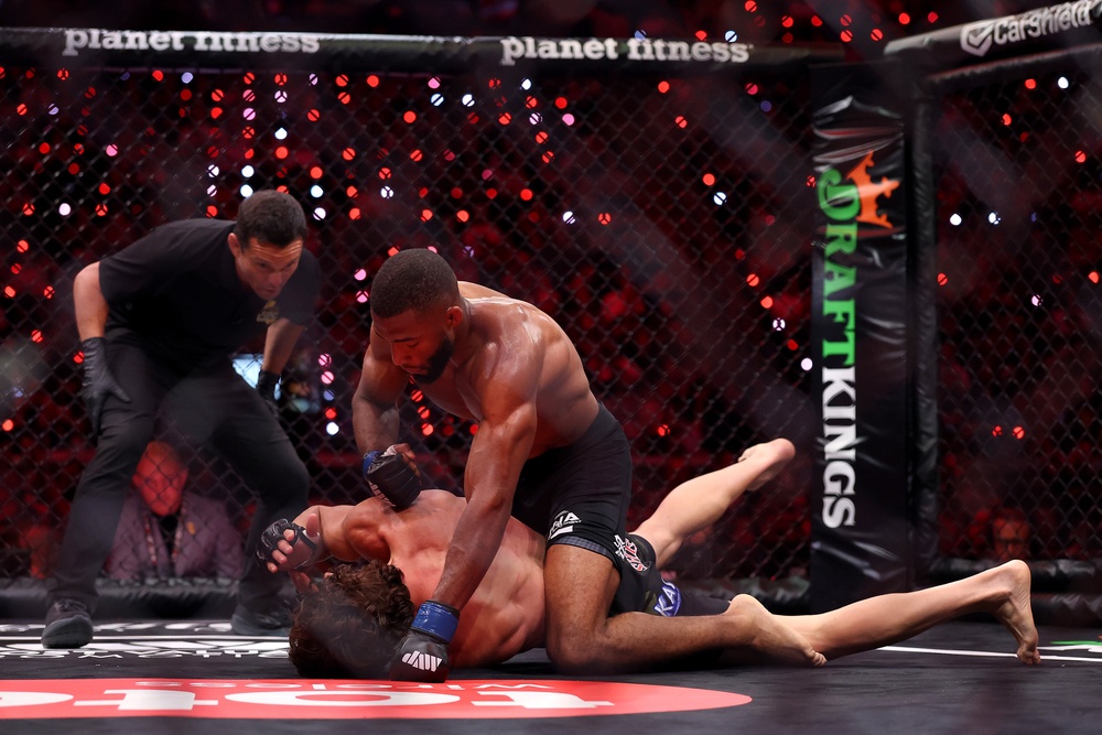 Salahdine Parnasse stopped Keneth Cross in a breakout showing (Getty)