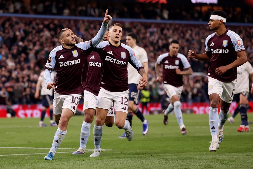 Image from: Aston Villa vs Freiburg LIVE: Morgan Rogers taps in third goal as Villa close in on Europa League victory