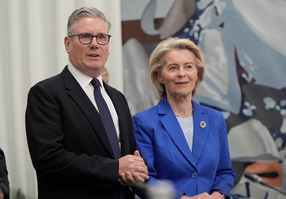 Ursula von der Leyen also praised Starmer (AFP/Getty)