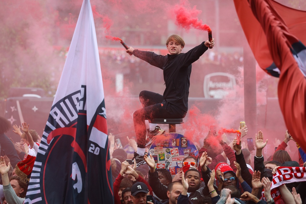 Fans light flares ahead of Arsenal v Burnley (Getty)