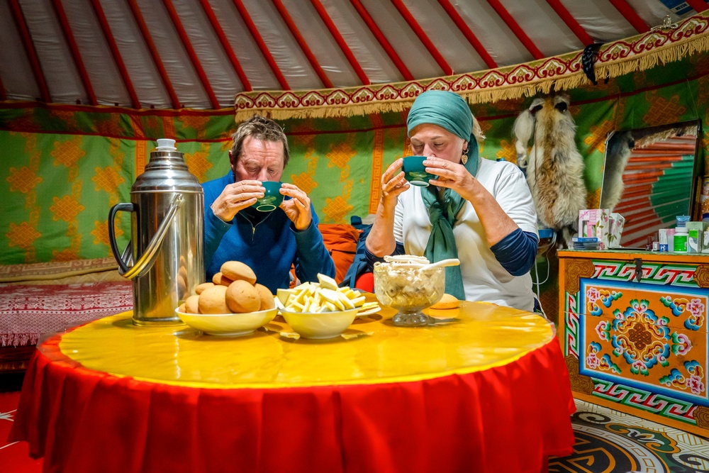 Mark and Margo homestay in Khorgo, Mongolia on the sixth series of Race Across the World (BBC/Studio Lambert)