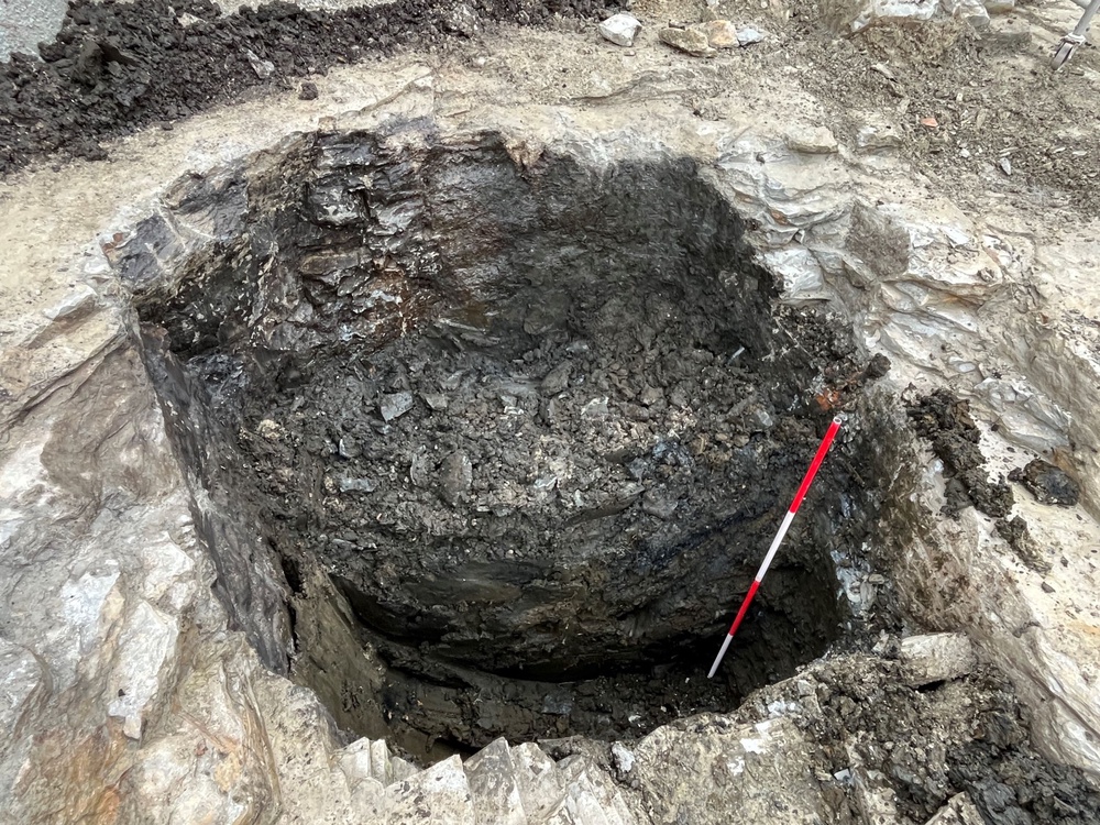 Medieval latrine, half dug up (Denkmal3d, Heike Tausendfreund)