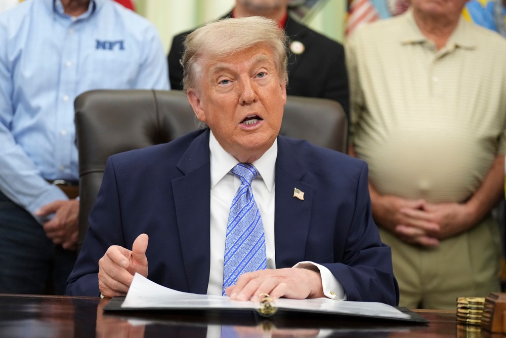 Voters continue to disapprove of the way President Donald Trump has handled the Iran War. (AP Photo/Jacquelyn Martin)