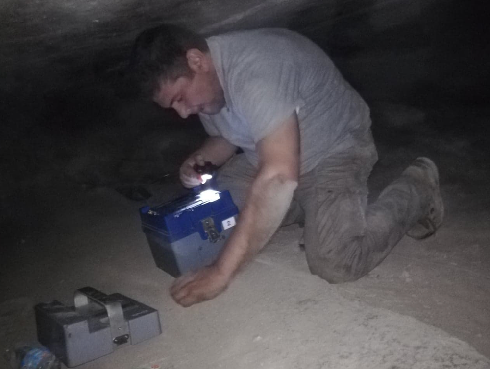 Microtremor survey equipment being calibrated during field measurements in the Relieving Chambers (Asem Salama et al.)