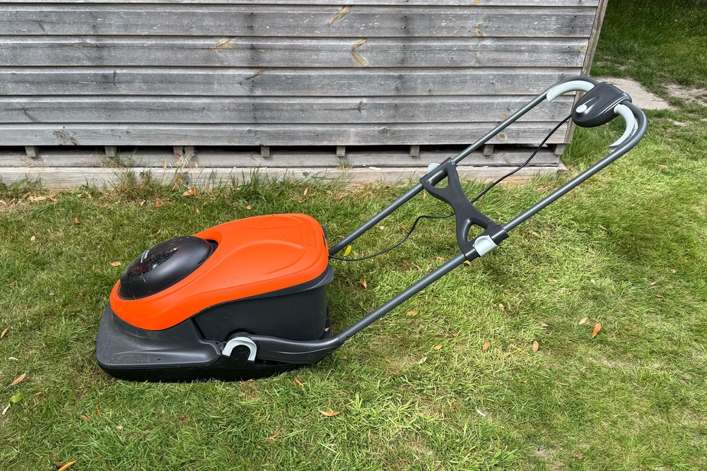 This works well on small lawns (Zoe Phillimore/The Independent)