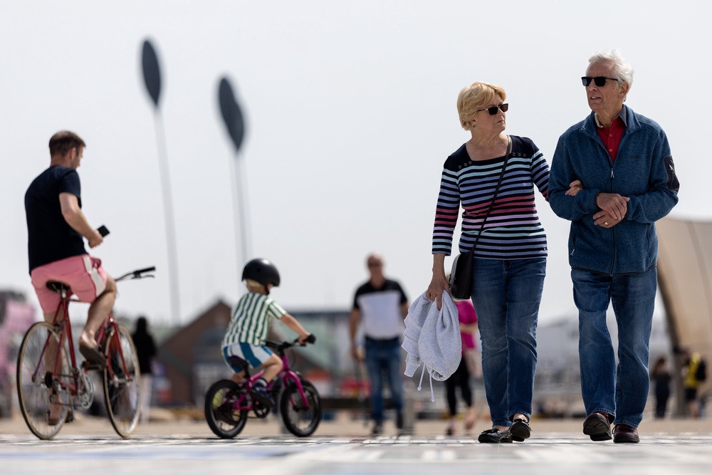 Older people find it harder to adapt to extreme heat or cold weather (Getty)
