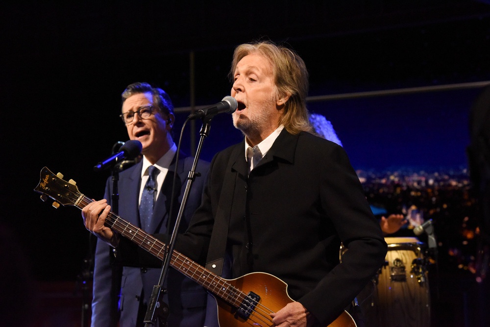 Stephen Colbert and Paul McCartney during the finale of 'The Late Show' (Scott Kowalchyk /CBS)