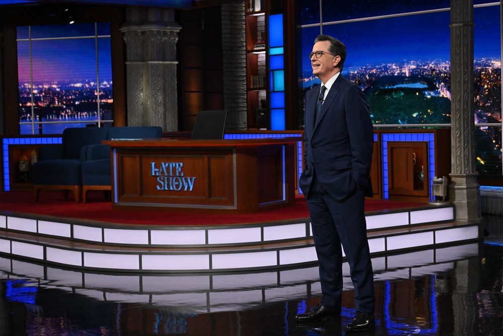Stephen Colbert gave an emotional farewell to viewers of The Late Show during Thursday's final broadcast (Scott Kowalchyk /CBS)