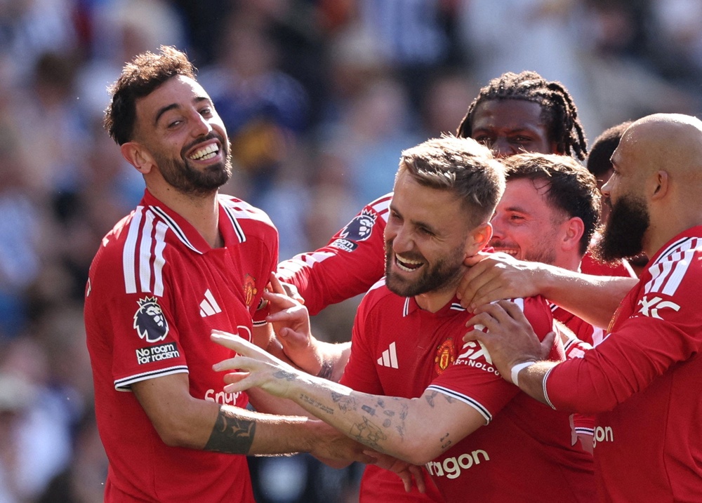 Manchester United's Bruno Fernandes celebrates scoring against Brighton (Reuters)