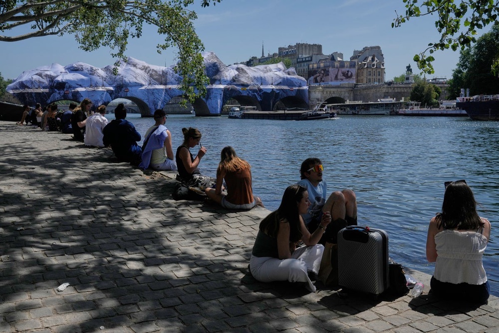 Image from: Heatwave latest: Hottest May day record broken again as temperatures soar to 35C in London