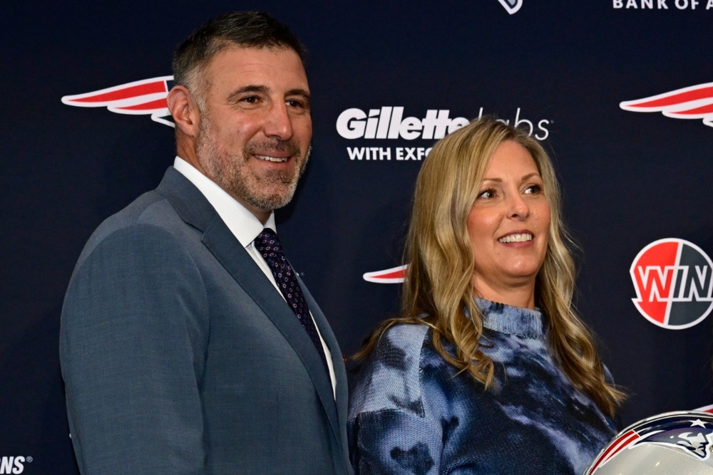 Mike Vrabel and his wife Jennifer share two children (Getty Images)