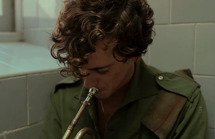 Spanish singer-songwriter Guitarricadelafuente in ‘La Bola Negra’ (Elastica)