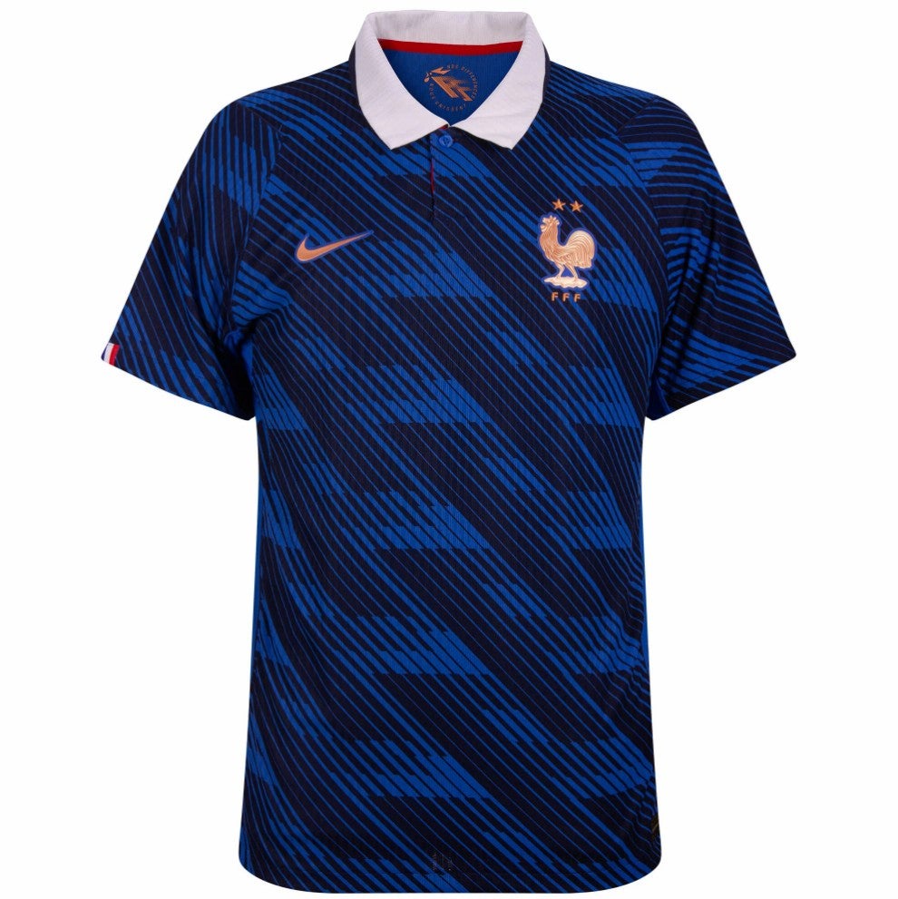 82. France home (Nike)