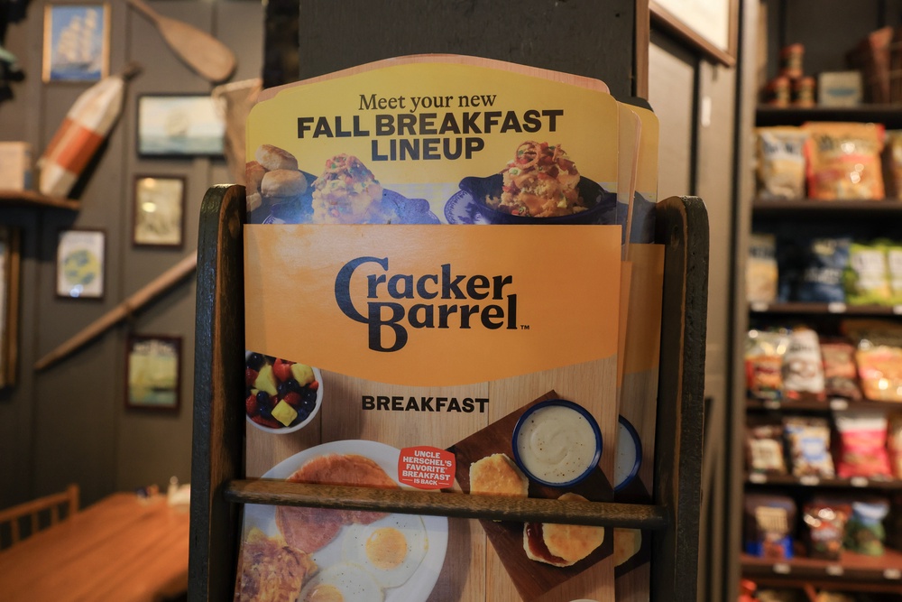 The sweepstakes gives Cracker Barrel customers a chance to win a $500 Cracker Barrel gift card and a $500 gas gift card (Getty Images)
