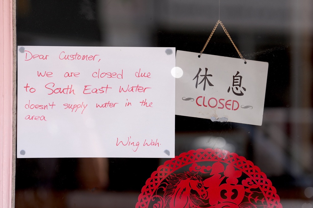 A sign announcing temporary closure in a takeaway window in Whitstable (Gareth Fuller/PA Wire) (PA Wire)