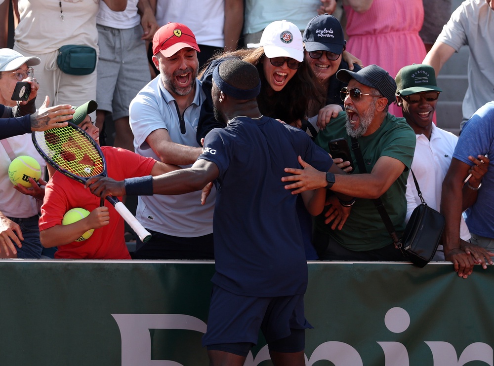 Image from: French Open LIVE: Djokovic in danger against Fonseca after being dragged to fifth set by thrilling teenager