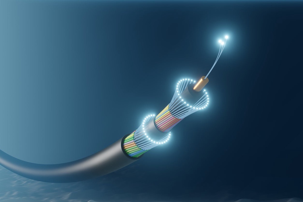 The internal makeup of fibre-optic undersea internet cables (Getty/iStock)