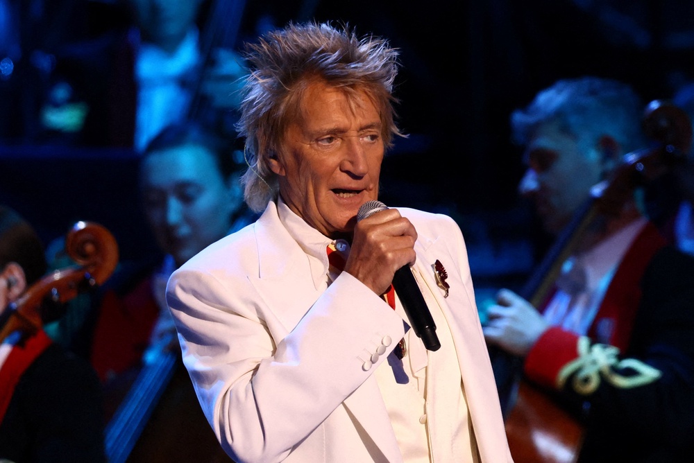 Rod Stewart pictured on stage in 2025 (AFP/Getty)