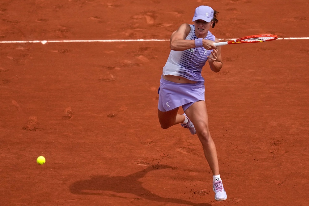 Iga Swiatek made a succession of forehand errors (Christophe Ena/AP) (AP)