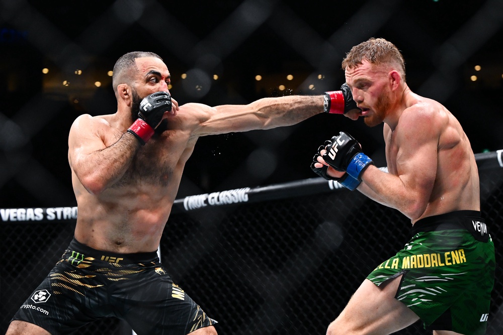 Belal Muhammad (left) during his UFC title loss to Jack Della Maddalena in 2025 (Getty)