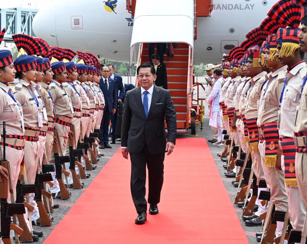Min Aung Hlaing receives guard of honors upon arrival at Gaya airport, near Bodh Gaya, India (AP)