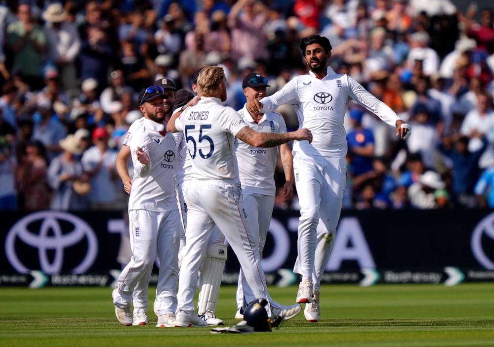 Bashir (right) celebrates the match-winning wicket on his last Test appearance (Bradley Collyer/PA) (PA Archive)