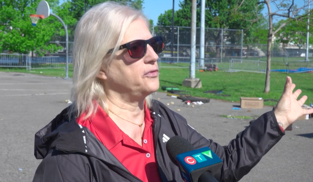 Witness Rosella Peluzzo said people rushed to help the trapped children after the inflatable castle landed (CTV News)