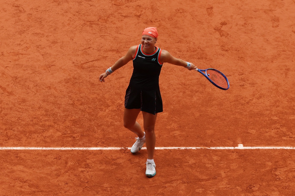Diana Shnaider kept her cool despite the difficult conditions to continue her brilliant run in Paris (Getty)