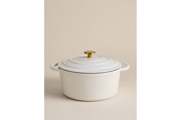 Image from: Aldi’s Le Creuset-inspired cast iron pans are back – and are just £20