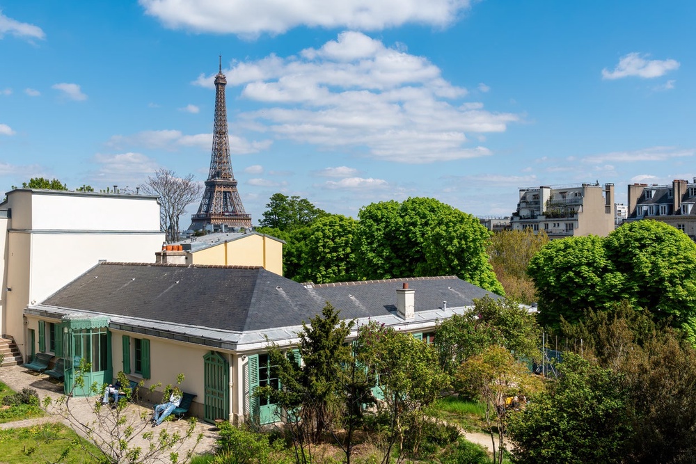 Maison de Balzac has a quiet courtyard with a spectacular view of the Eiffel Tower (Getty Images)