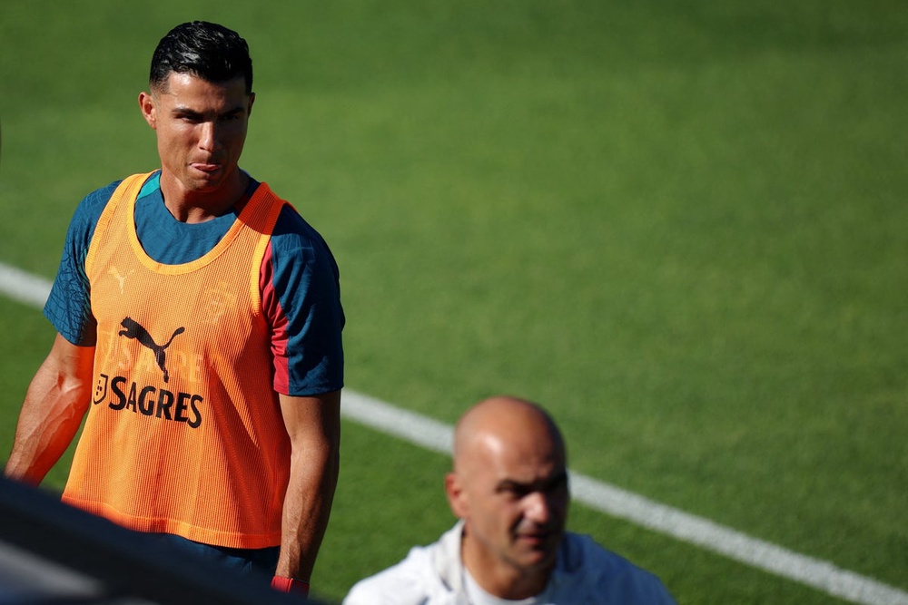 Image from: Portugal v DR Congo LIVE: Cristiano Ronaldo hunts record World Cup goal after early Joao Neves opener