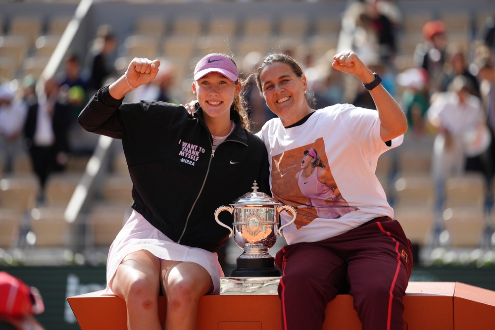 Mirra Andreeva, left, and her coach Conchita Martinez (Aurelien Morissard/AP) (AP)
