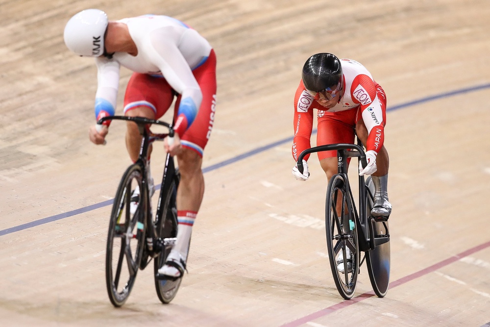 Russian player compete with a Japanese player during UCI Track Cycling World Championships in Berlin (Getty)