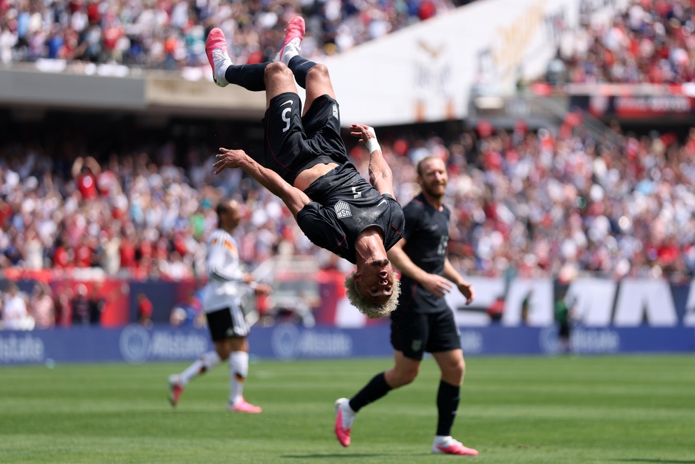 Antonee Robinson celebrated his stunning strike with a backflip (Getty)