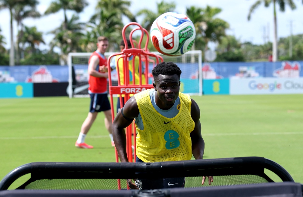 Image from: England vs Costa Rica LIVE: Anthony Gordon denied penalty after Declan Rice goal and Noni Madueke miss