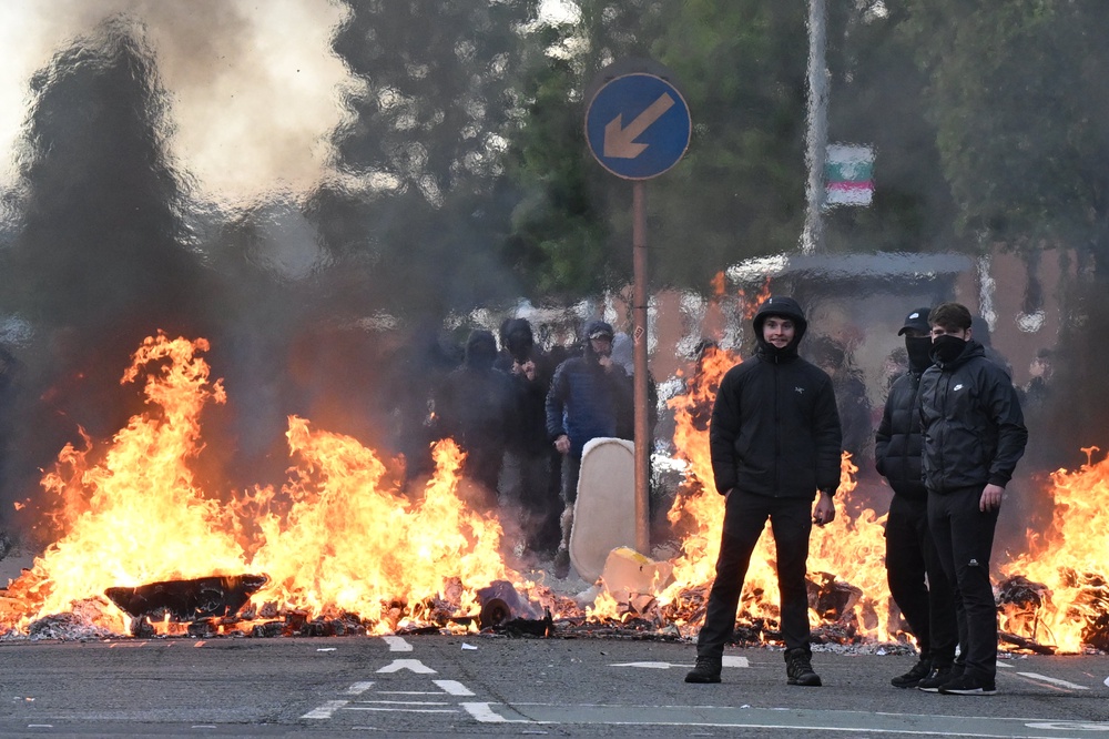 Image from: Belfast riots latest: Violence erupts for second night as knife attack victim’s family left ‘feeling disgusted’